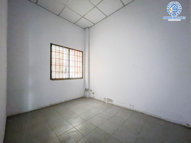 *****ทาวน์โฮมมือสองย่านนนทบุรี ม.ชุมชนวัดสำโรง บางกรวย-ไทรน้อย เนื้อที่กว้างขวางถึง 23.4 ตร.ว. ฟังก์ชัน 3 ห้องนอน 3 ห้องน้ำ 1 ที่จอดรถ บ้านทำเลดี เพียง 10 นาทีก็ถึงรถไฟฟ้าสายสีแดง "สถานีบางบำหรุ" ราคาถูดที่สุดในโครงการ! ห้ามพลาด!